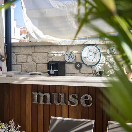 Muse Hotel *